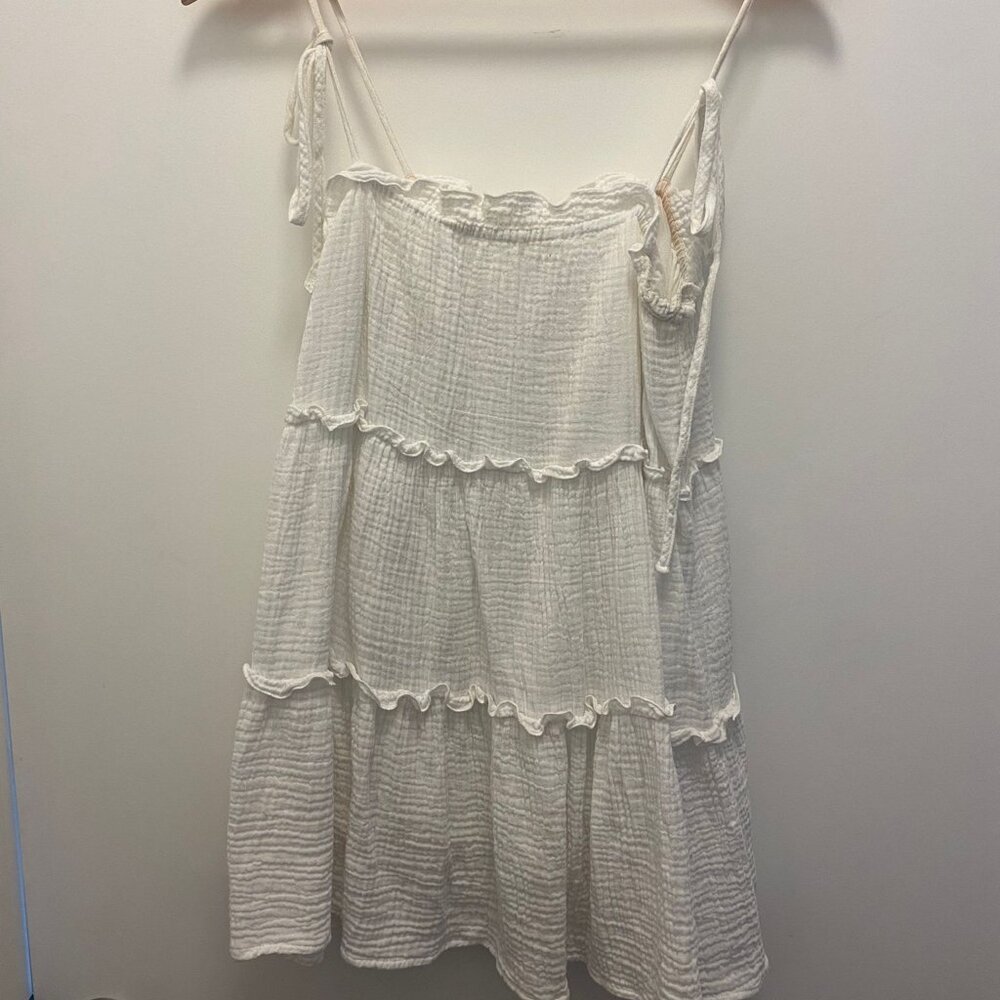 Showpo White Sleeveless Mini Dress 🌼👗